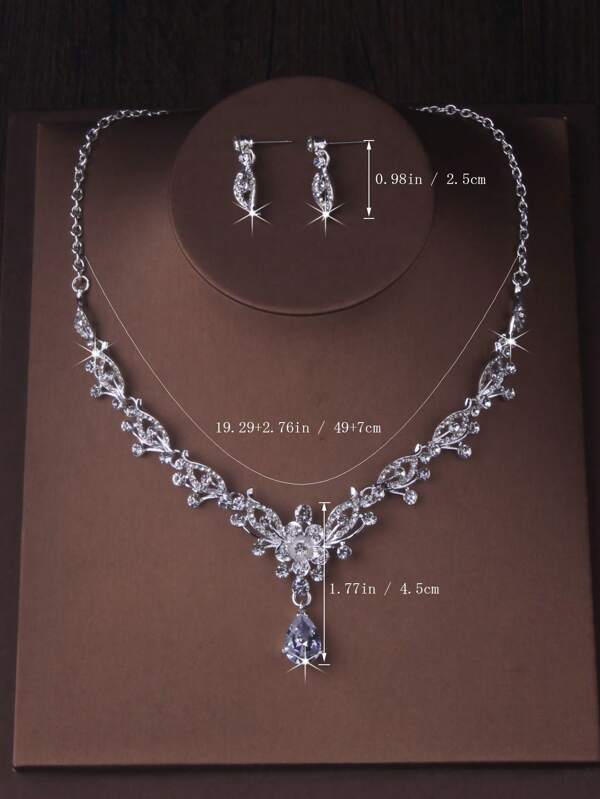 《時を纏う輝き》ヴィンテージ・クリスタルジュエリーセット(ネックレス&イヤリング) - 画像 (3)