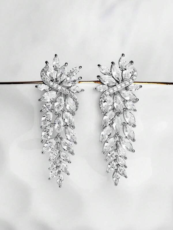 《光の羽根(フェザー・ド・ルミエール)》ヴィンテージ・マルキーズクリスタルピアス - 画像 (4)