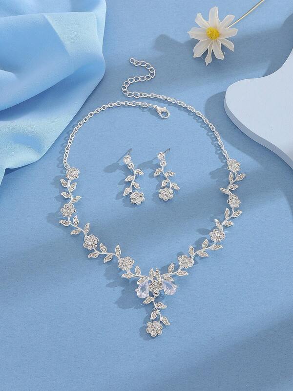 《永遠の花冠(クラウン・フルール)》ヴィンテージ・フローラルジュエリーセット(ネックレス&ピアス)